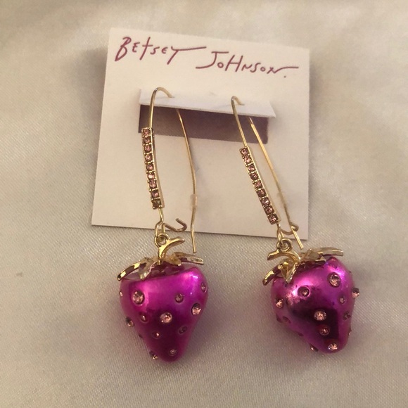 Betsey Johnson Gold Tone Metallic Fuchsia Strawberry Drop Earrings Crystal NWT - Picture 1 of 12